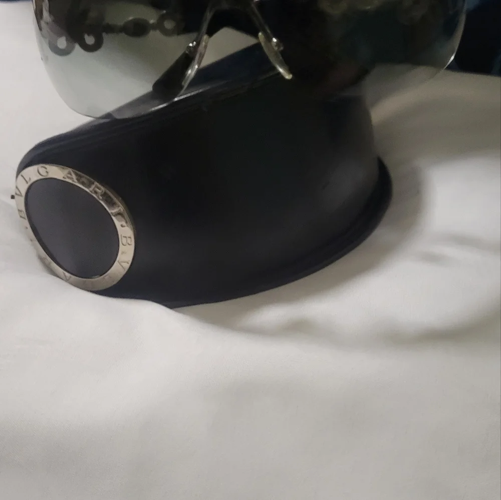Brand new Bulgari sunnies Limted Edtion - Picture 12 of 12